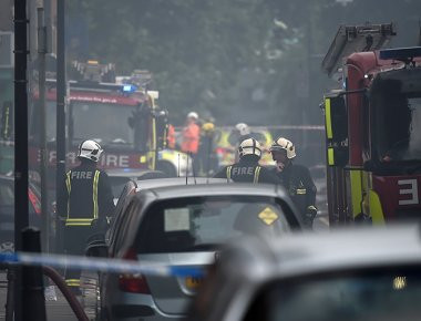 Λονδίνο: 72 πυροσβέστες και 10 οχήματα σε νέα φωτιά σε πολυκατοικία - (Βίντεο)